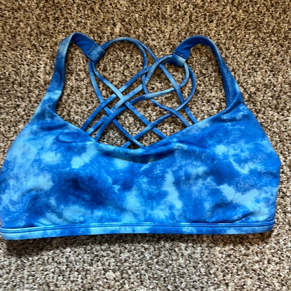 Lululemon sports bra